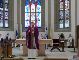 Bischof Dr. Michael Gerber besucht St. Crescentius (Foto: Karl-Franz Thiede)